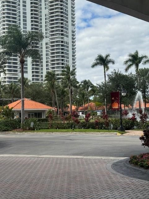 На продажу: $650,000 (2 спален, 2 ванн, 1361 Квадратных фут)