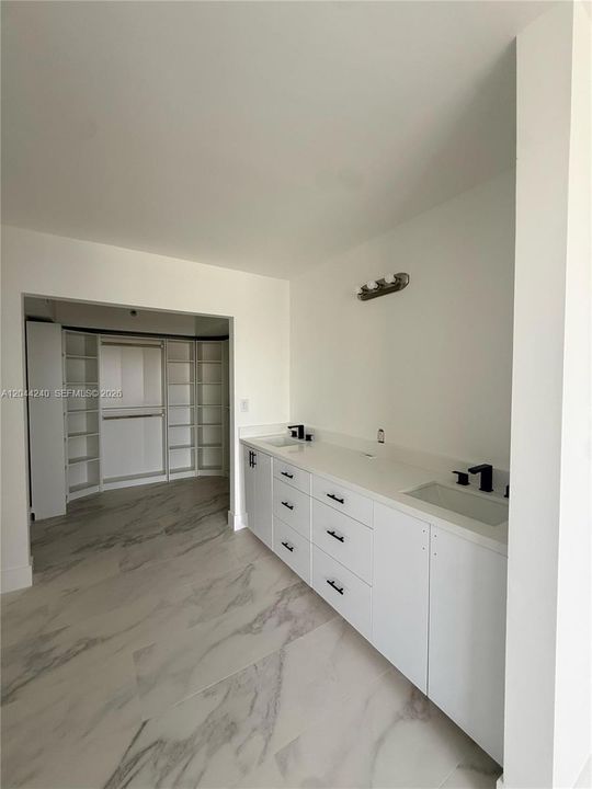 На продажу: $650,000 (2 спален, 2 ванн, 1361 Квадратных фут)
