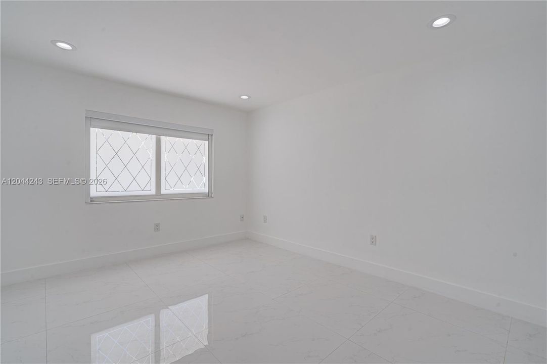 For Rent: $14,900 (4 beds, 3 baths, 2316 Square Feet)