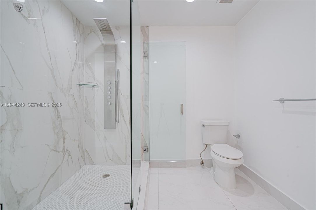 For Rent: $14,900 (4 beds, 3 baths, 2316 Square Feet)