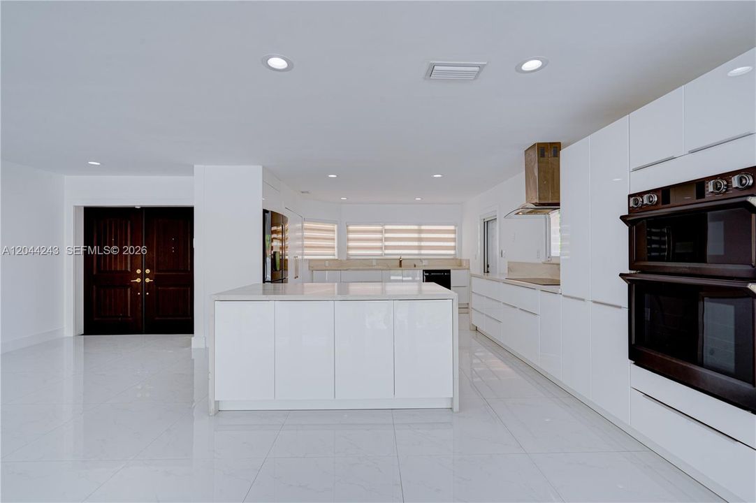 For Rent: $14,900 (4 beds, 3 baths, 2316 Square Feet)
