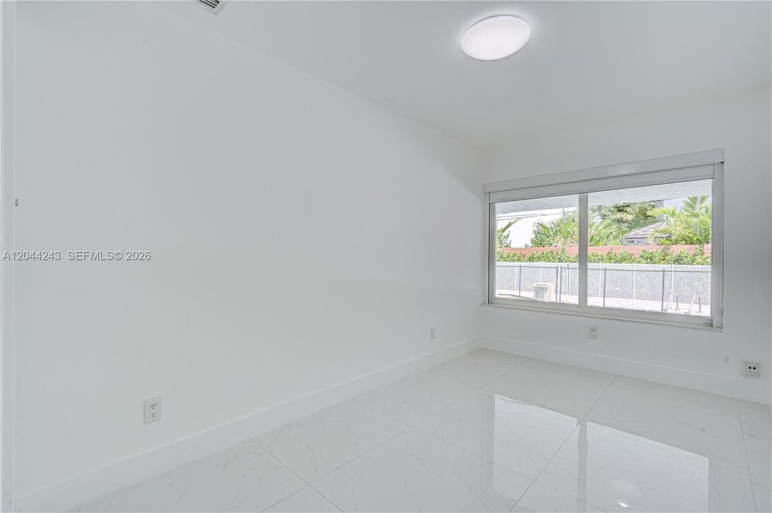 For Rent: $14,900 (4 beds, 3 baths, 2316 Square Feet)