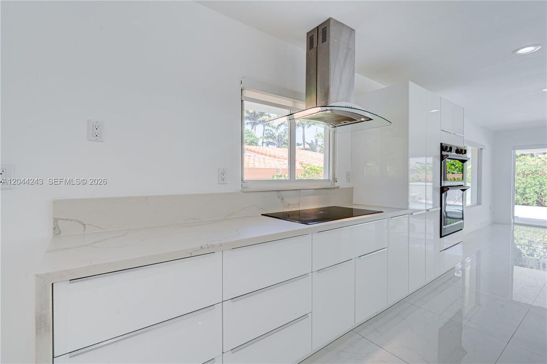 For Rent: $14,900 (4 beds, 3 baths, 2316 Square Feet)