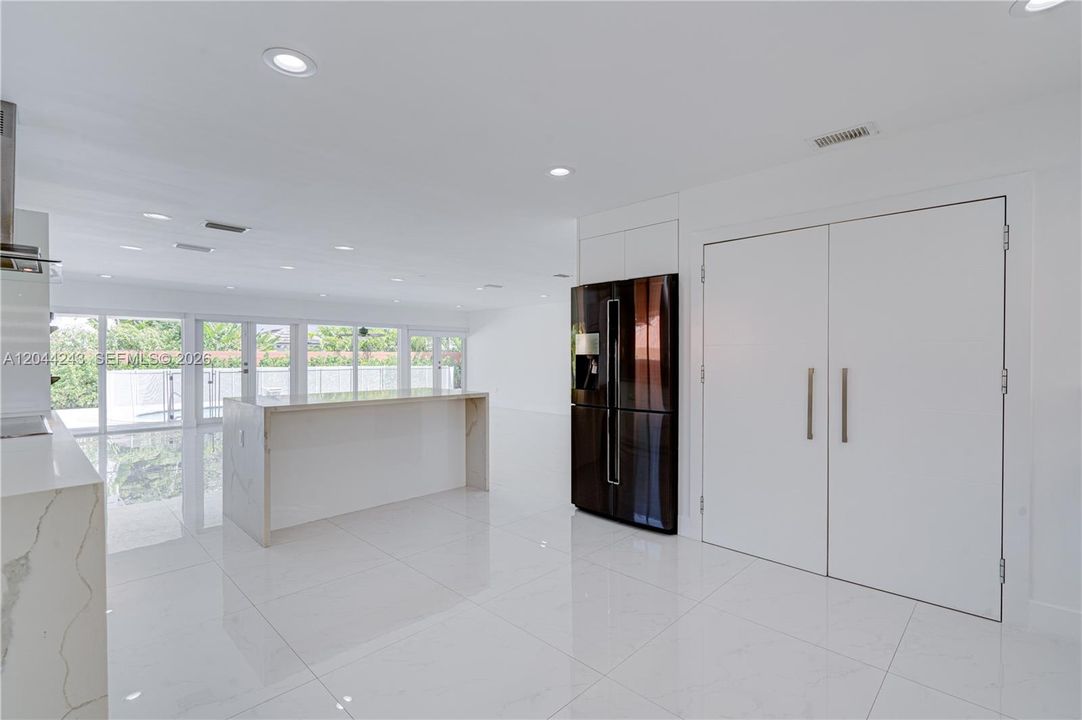 For Rent: $14,900 (4 beds, 3 baths, 2316 Square Feet)