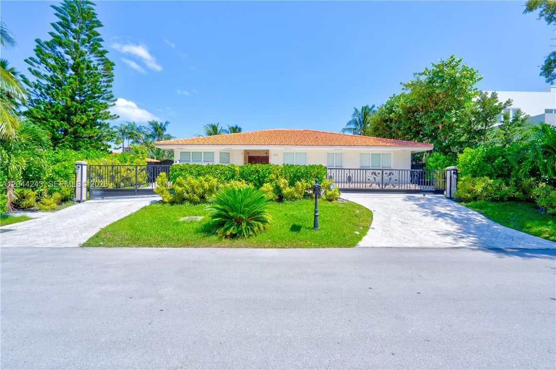 For Rent: $14,900 (4 beds, 3 baths, 2316 Square Feet)