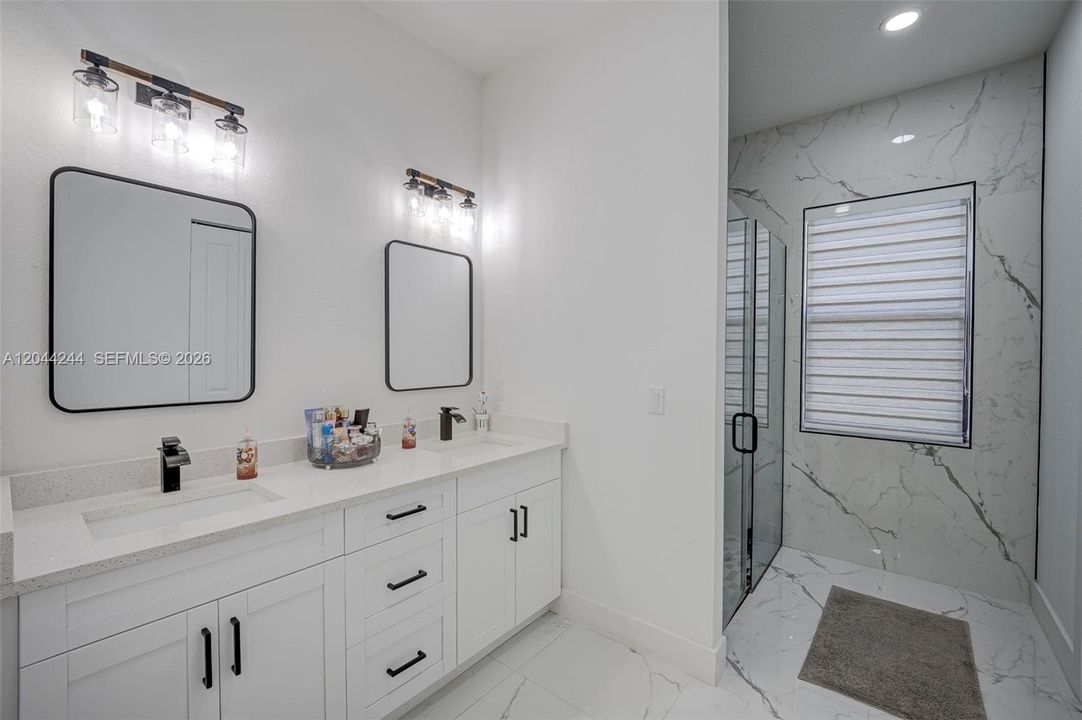 En Venta: $459,999 (3 camas, 2 baños, 1631 Pies cuadrados)