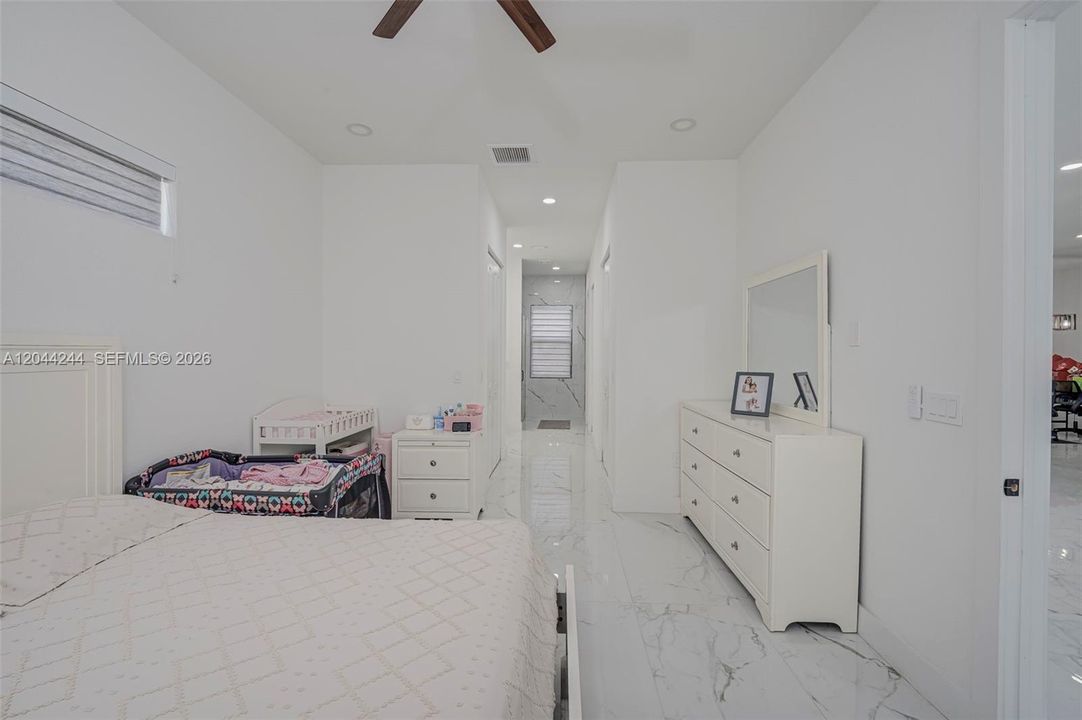 En Venta: $459,999 (3 camas, 2 baños, 1631 Pies cuadrados)