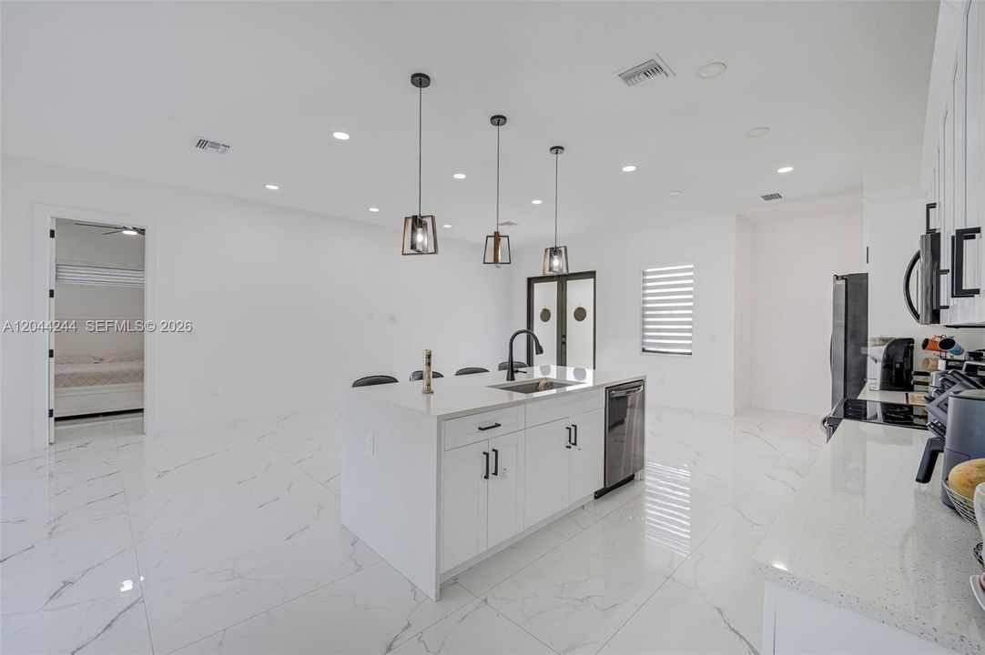 En Venta: $459,999 (3 camas, 2 baños, 1631 Pies cuadrados)