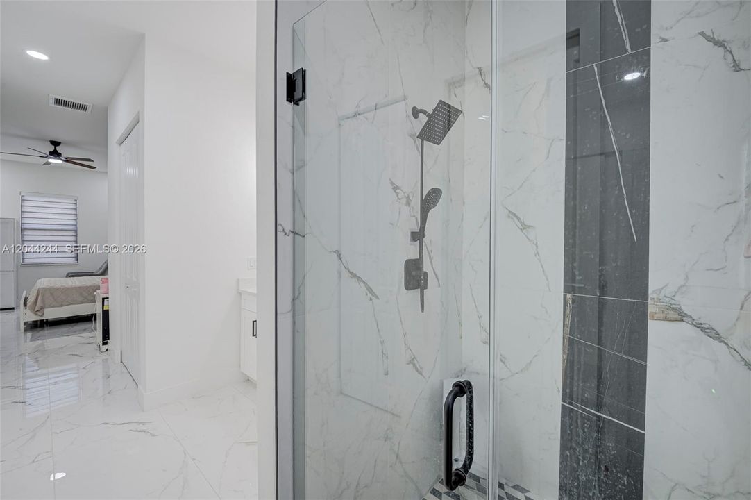 En Venta: $459,999 (3 camas, 2 baños, 1631 Pies cuadrados)