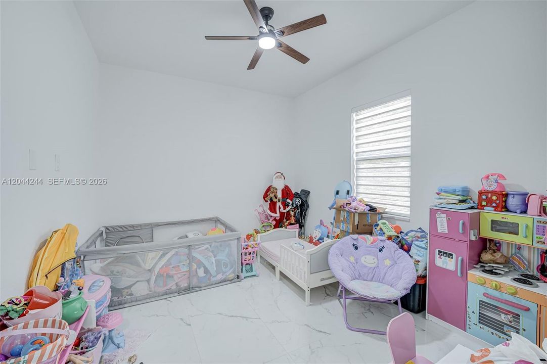 En Venta: $459,999 (3 camas, 2 baños, 1631 Pies cuadrados)