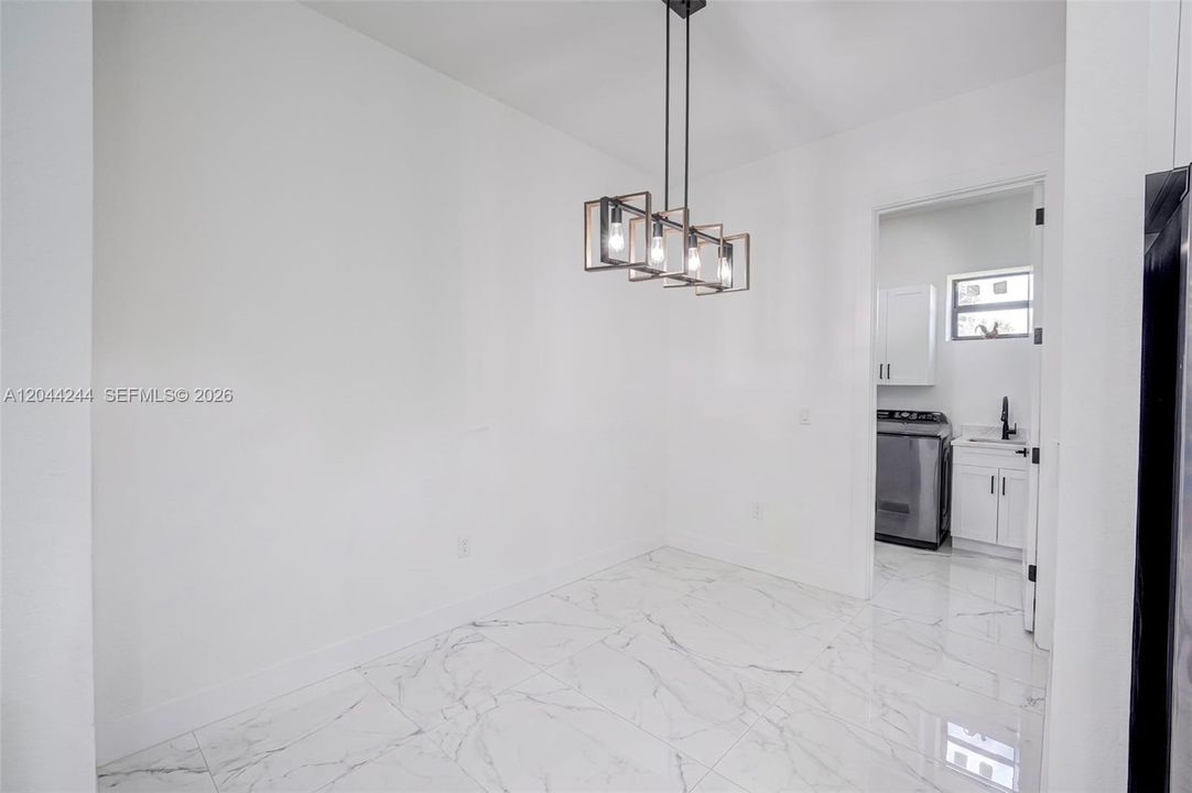 En Venta: $459,999 (3 camas, 2 baños, 1631 Pies cuadrados)