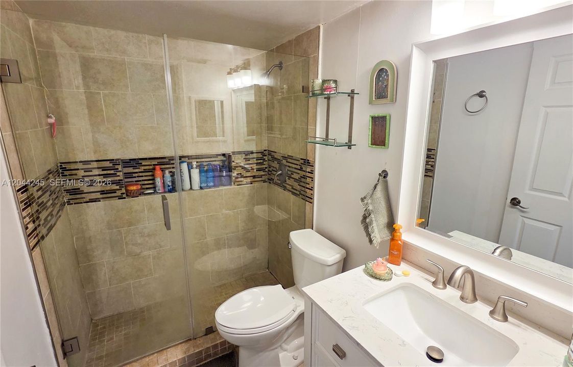 В аренду: $1,900 (1 спален, 1 ванн, 813 Квадратных фут)