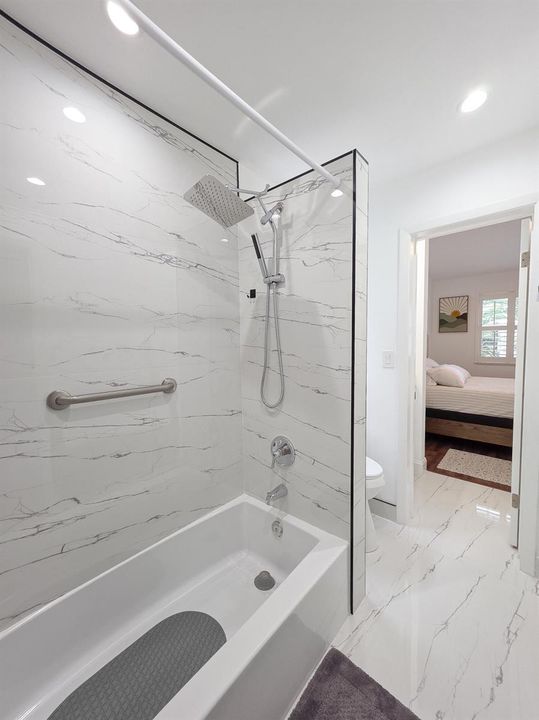 Full Bath 2