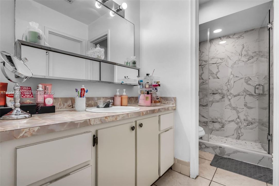 En Venta: $290,000 (3 camas, 2 baños, 1171 Pies cuadrados)