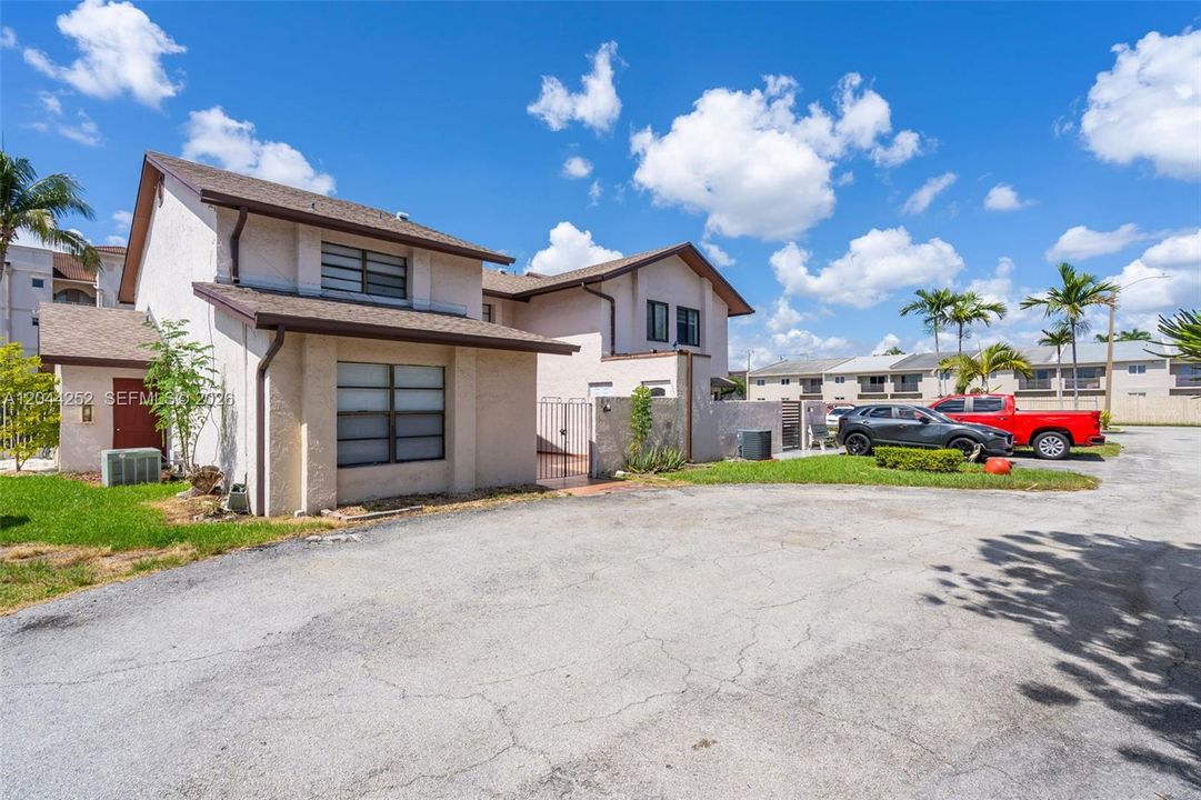 En Venta: $290,000 (3 camas, 2 baños, 1171 Pies cuadrados)