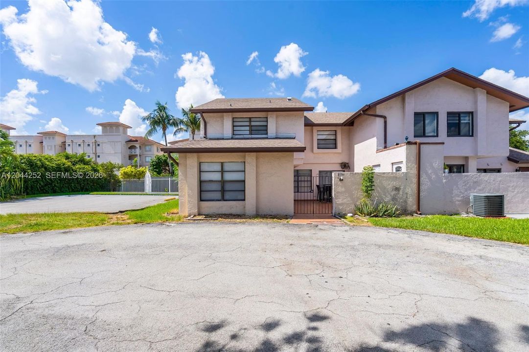 En Venta: $290,000 (3 camas, 2 baños, 1171 Pies cuadrados)
