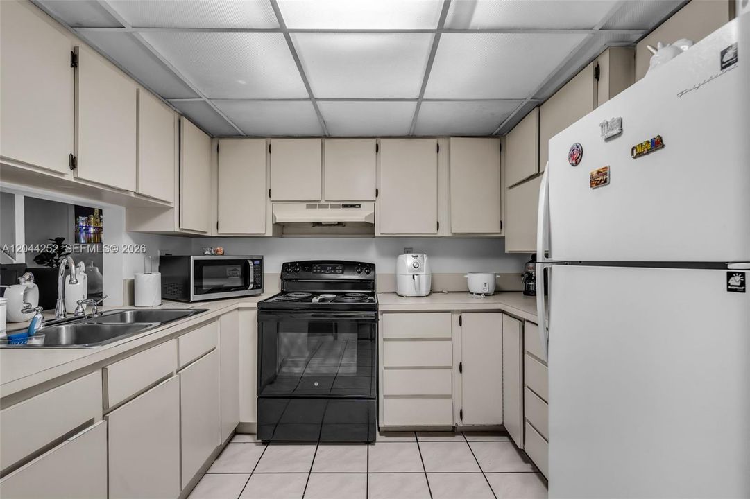 En Venta: $290,000 (3 camas, 2 baños, 1171 Pies cuadrados)