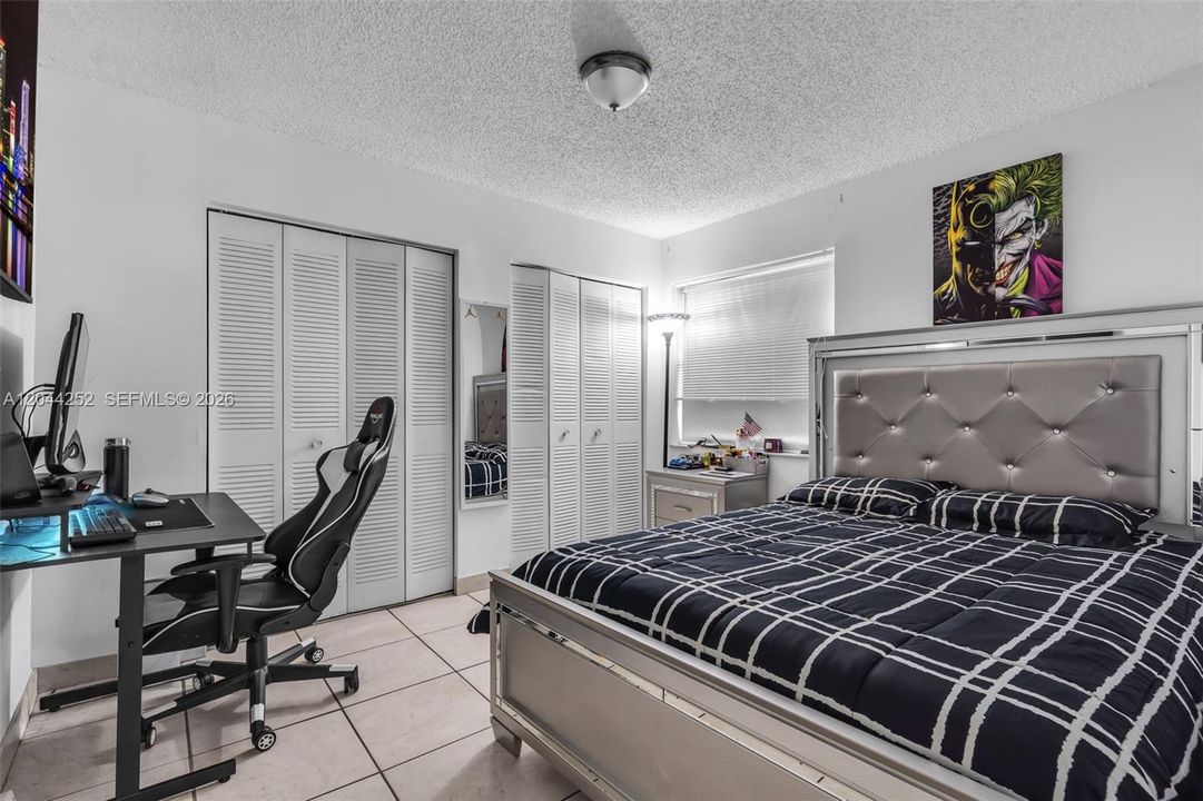 En Venta: $290,000 (3 camas, 2 baños, 1171 Pies cuadrados)