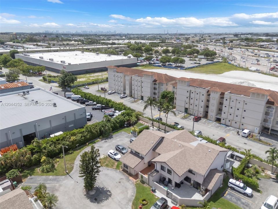 En Venta: $290,000 (3 camas, 2 baños, 1171 Pies cuadrados)