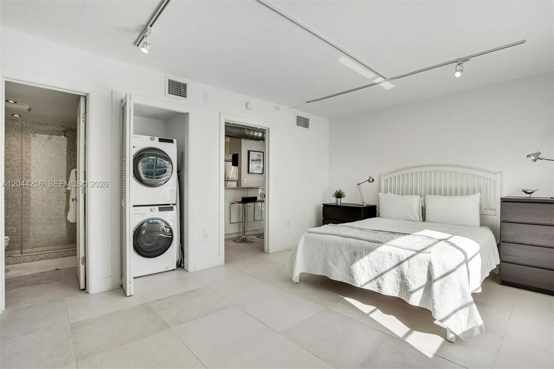 For Rent: $3,500 (1 beds, 2 baths, 747 Square Feet)