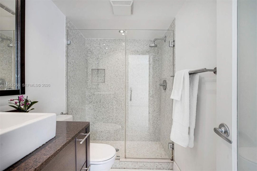 For Rent: $3,500 (1 beds, 2 baths, 747 Square Feet)