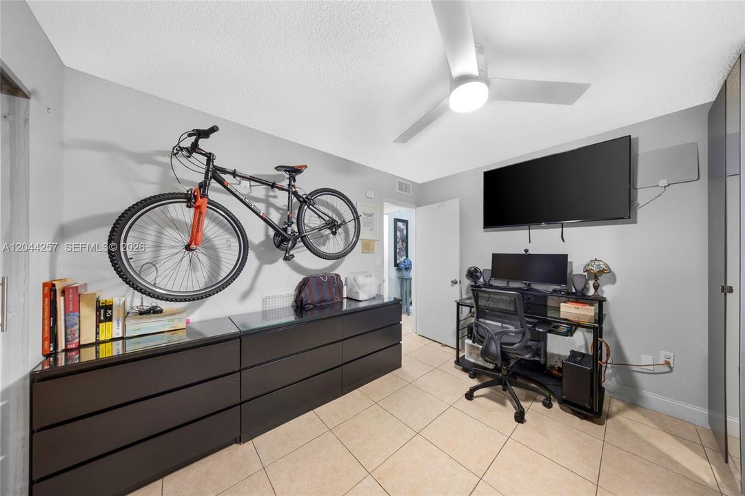 En Venta: $239,000 (2 camas, 2 baños, 1080 Pies cuadrados)