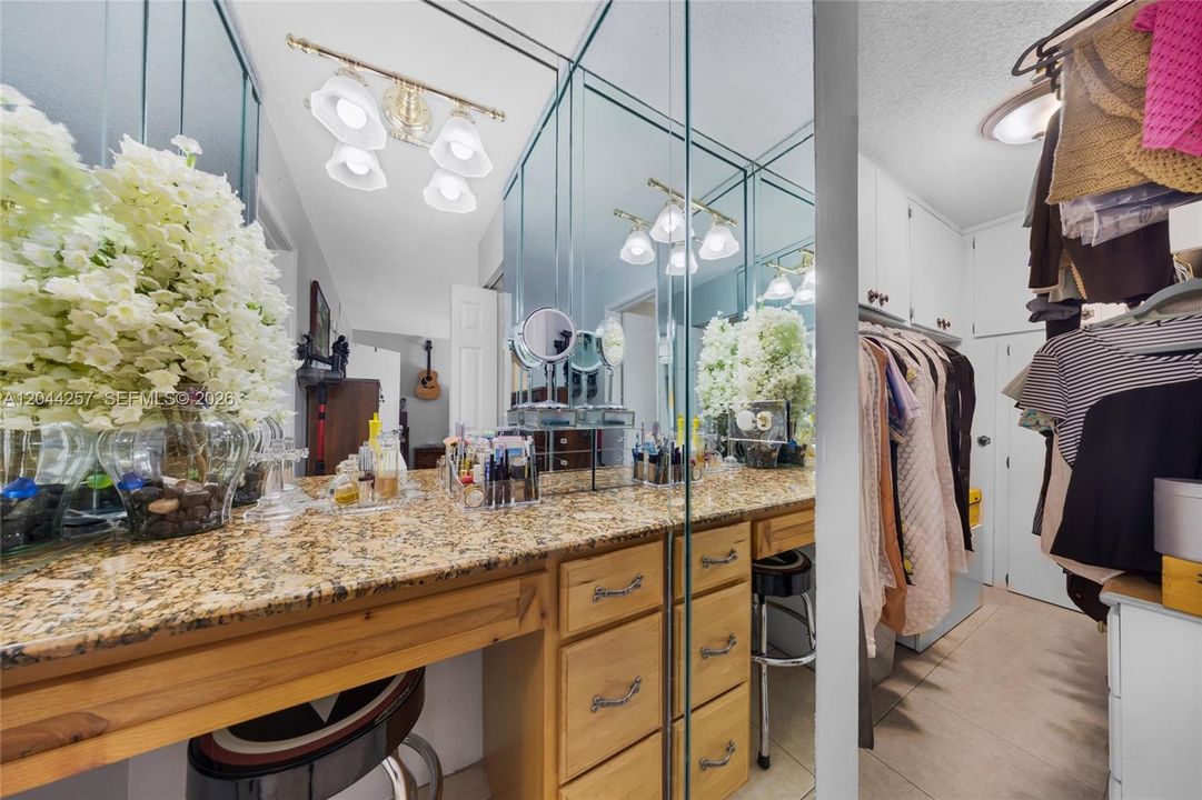 En Venta: $239,000 (2 camas, 2 baños, 1080 Pies cuadrados)
