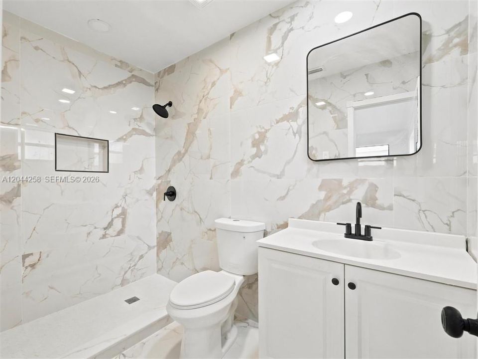На продажу: $549,999 (3 спален, 2 ванн, 1364 Квадратных фут)