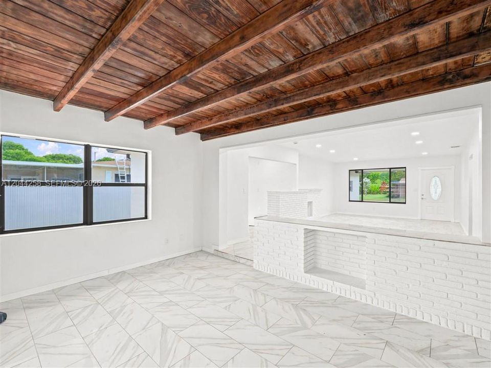 На продажу: $549,999 (3 спален, 2 ванн, 1364 Квадратных фут)