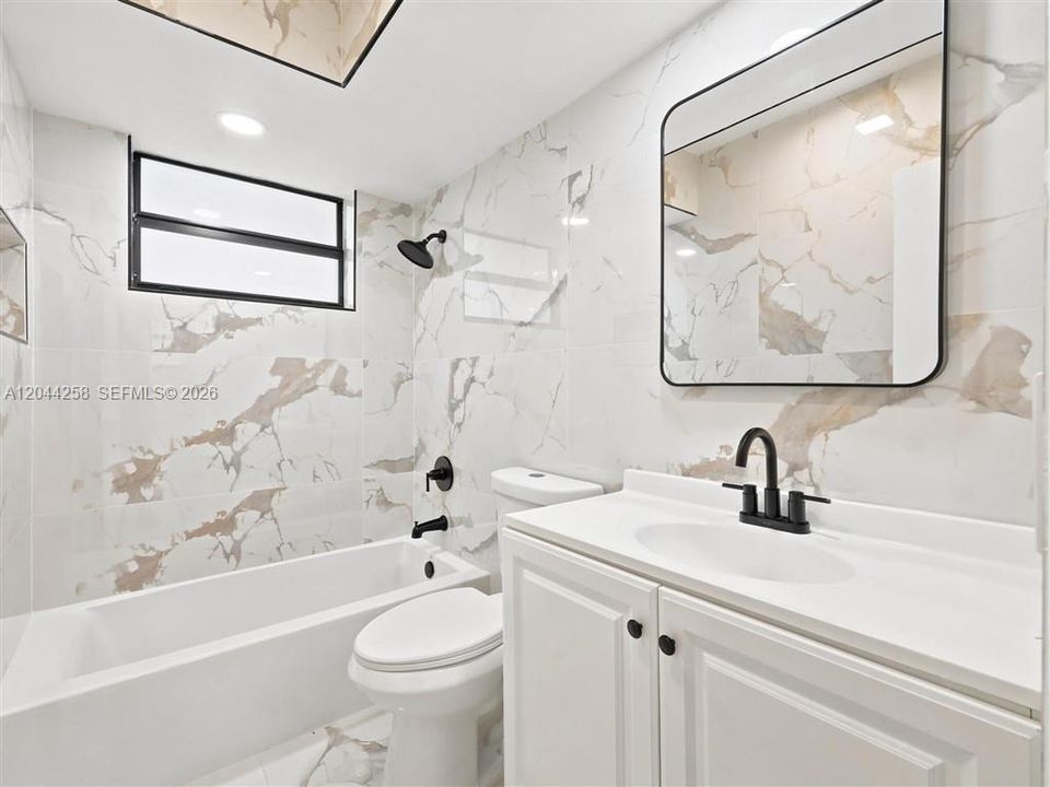 На продажу: $549,999 (3 спален, 2 ванн, 1364 Квадратных фут)