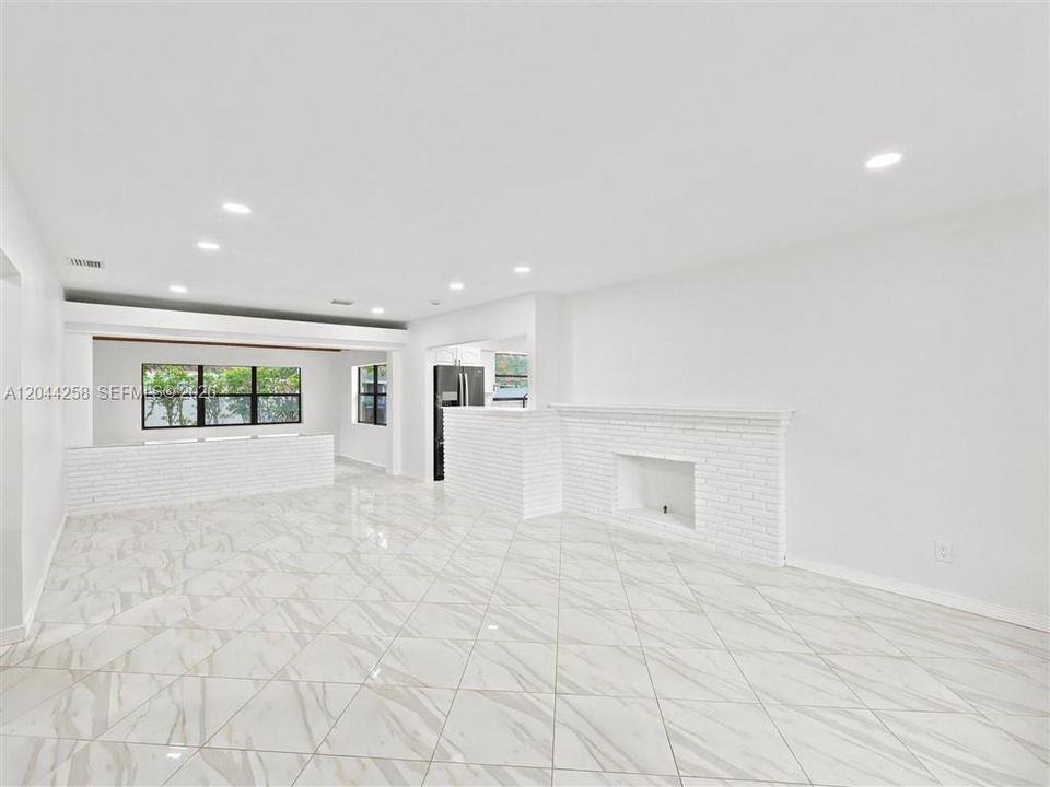 На продажу: $549,999 (3 спален, 2 ванн, 1364 Квадратных фут)