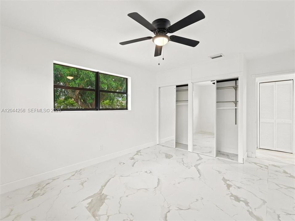 На продажу: $549,999 (3 спален, 2 ванн, 1364 Квадратных фут)