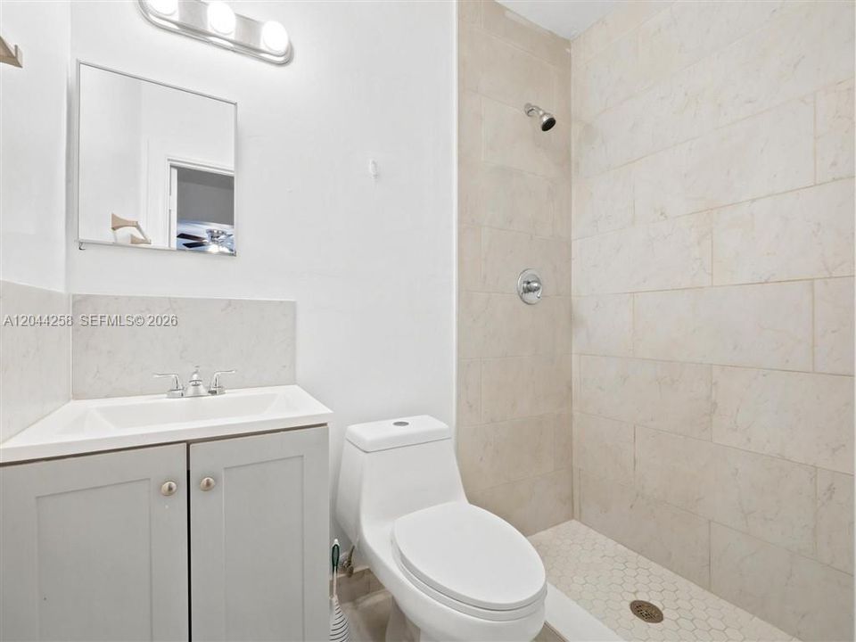 На продажу: $549,999 (3 спален, 2 ванн, 1364 Квадратных фут)