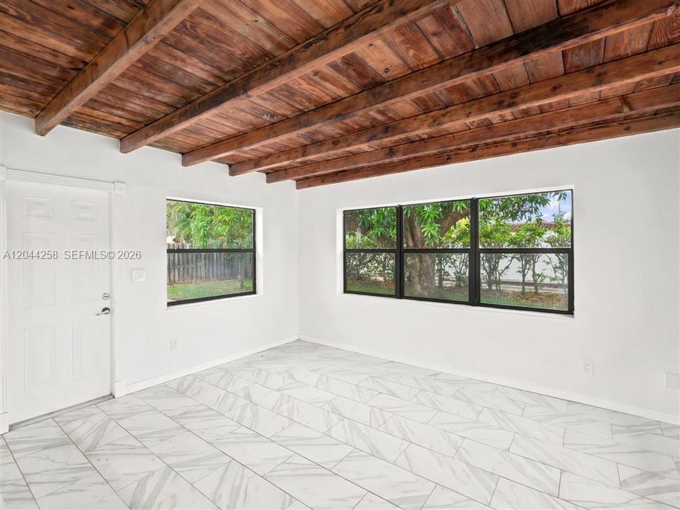 На продажу: $549,999 (3 спален, 2 ванн, 1364 Квадратных фут)