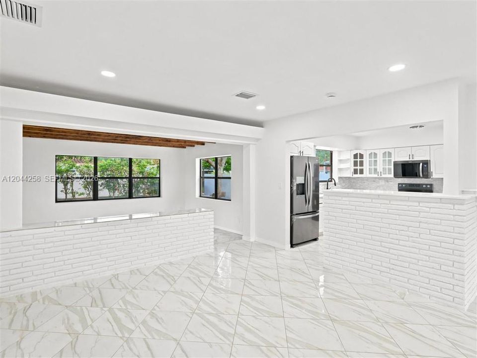 На продажу: $549,999 (3 спален, 2 ванн, 1364 Квадратных фут)