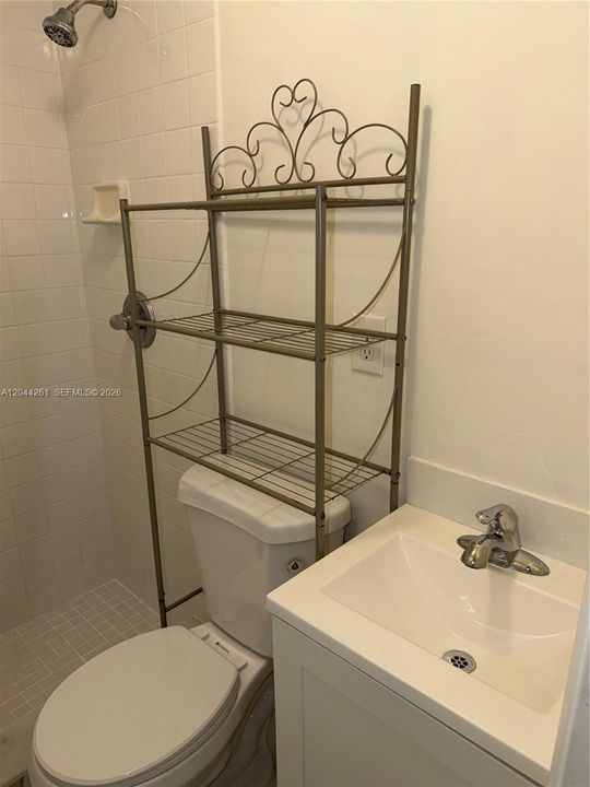 En Renta: $1,400 (1 camas, 1 baños, 1779 Pies cuadrados)