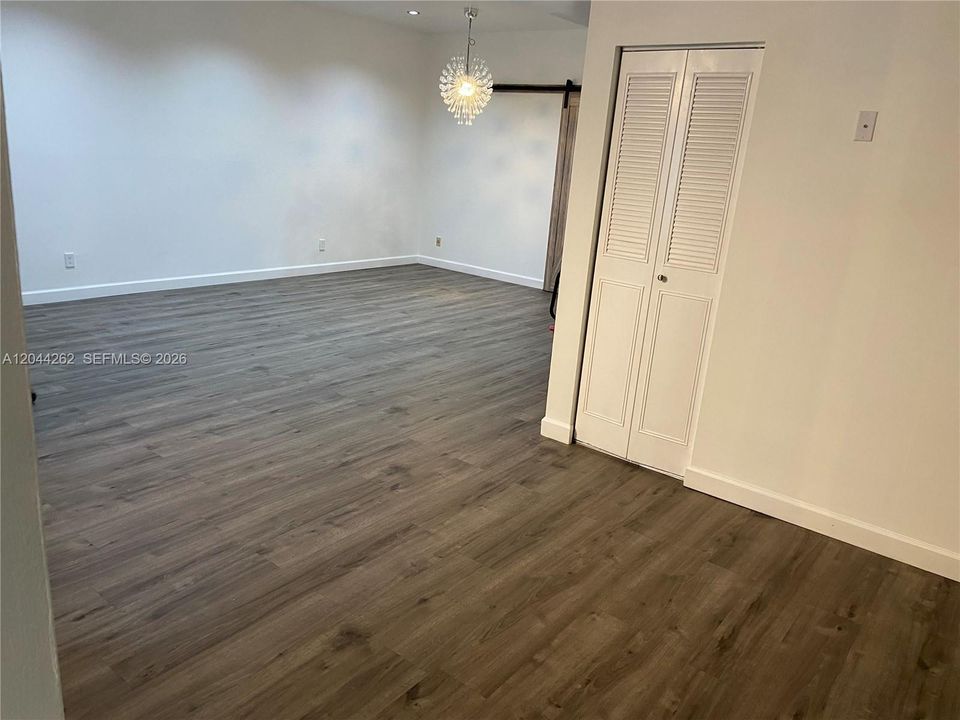 En Venta: $499,900 (3 camas, 3 baños, 1818 Pies cuadrados)