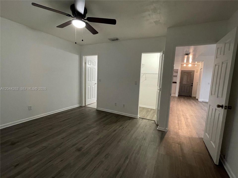 En Venta: $499,900 (3 camas, 3 baños, 1818 Pies cuadrados)
