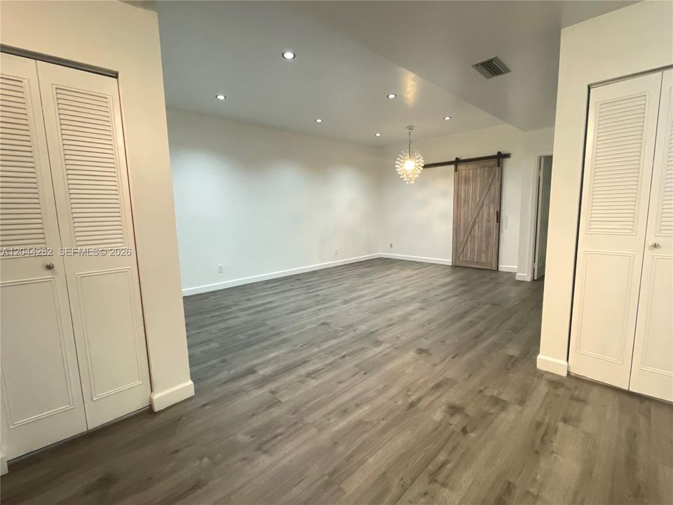 En Venta: $499,900 (3 camas, 3 baños, 1818 Pies cuadrados)