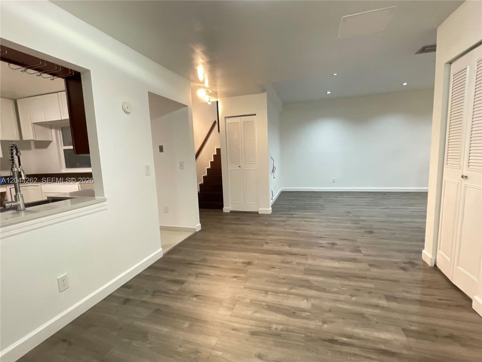 En Venta: $499,900 (3 camas, 3 baños, 1818 Pies cuadrados)