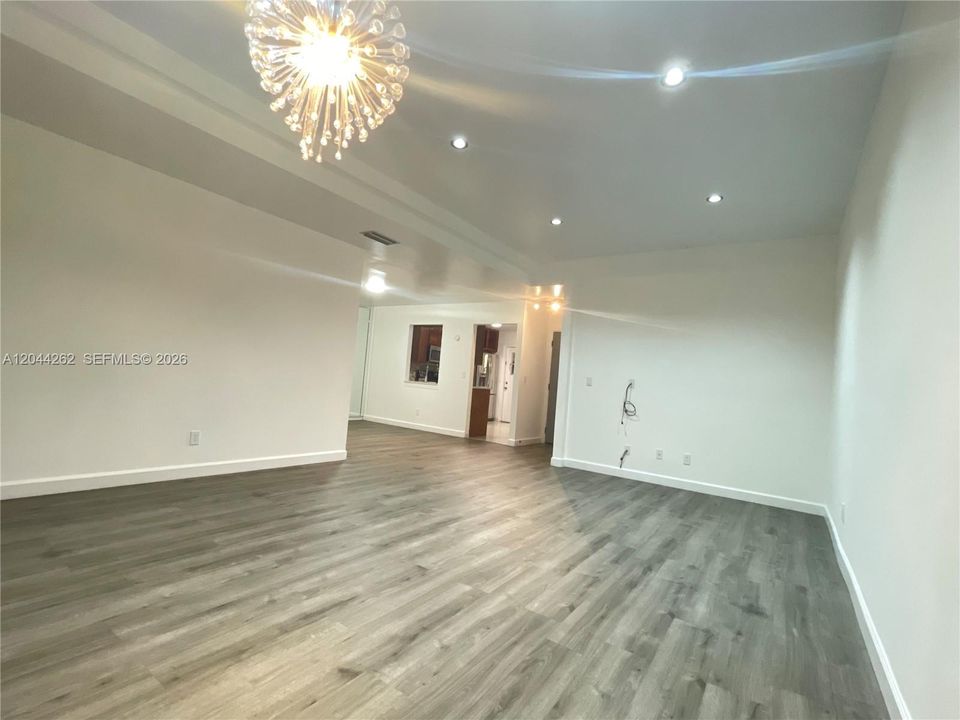 En Venta: $499,900 (3 camas, 3 baños, 1818 Pies cuadrados)
