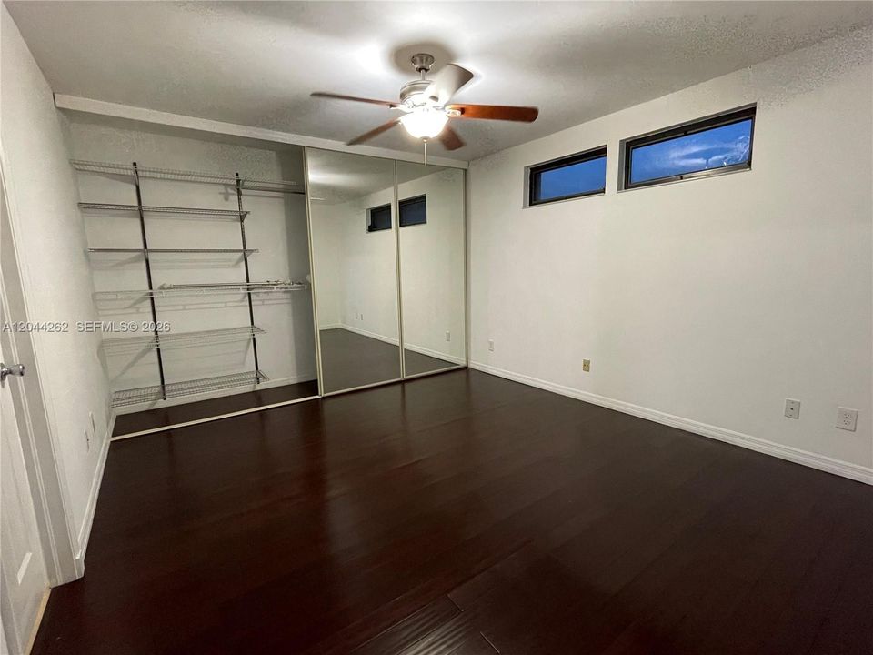 En Venta: $499,900 (3 camas, 3 baños, 1818 Pies cuadrados)