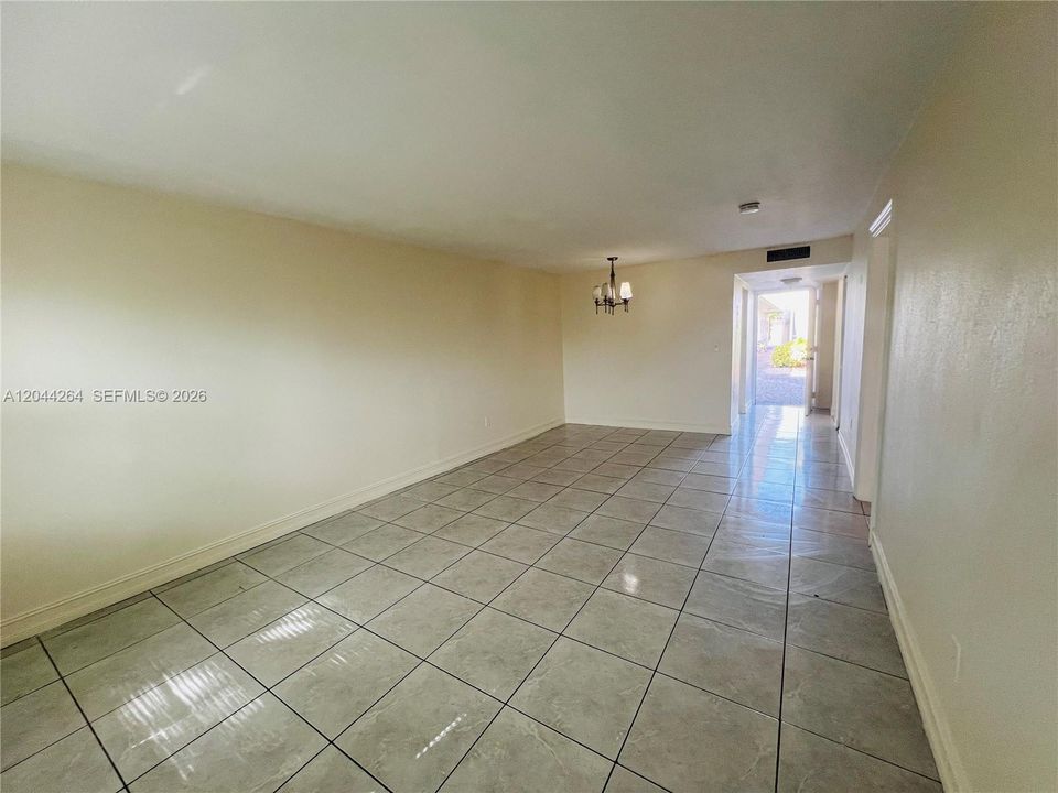 В аренду: $1,900 (1 спален, 1 ванн, 752 Квадратных фут)