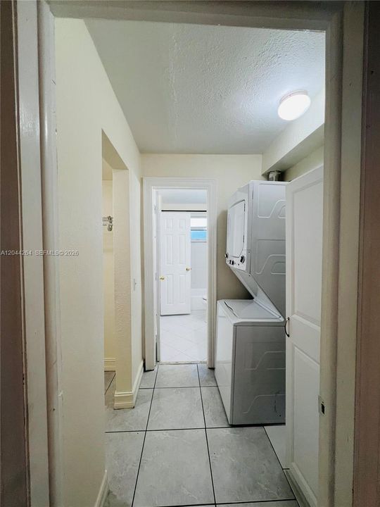 В аренду: $1,900 (1 спален, 1 ванн, 752 Квадратных фут)