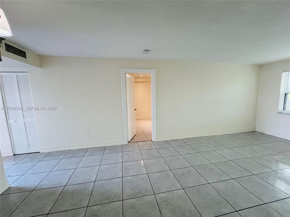 В аренду: $1,900 (1 спален, 1 ванн, 752 Квадратных фут)