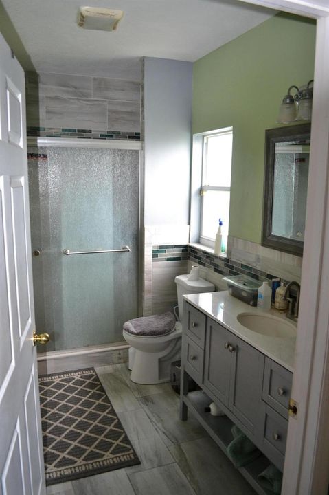 Picture 6- hall bath