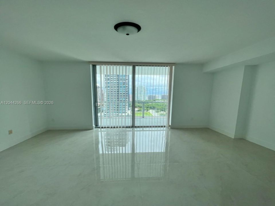 For Rent: $3,000 (1 beds, 1 baths, 693 Square Feet)