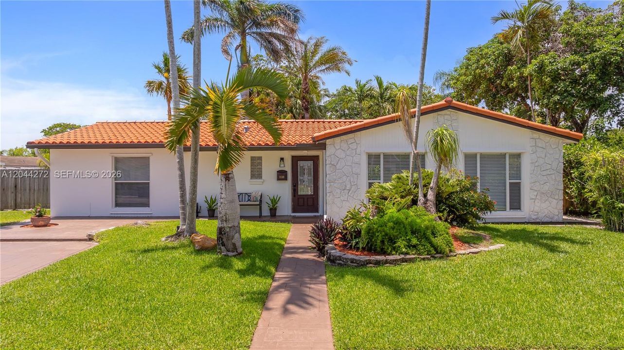 Recently Rented: $3,500 (3 beds, 2 baths, 1656 Square Feet)