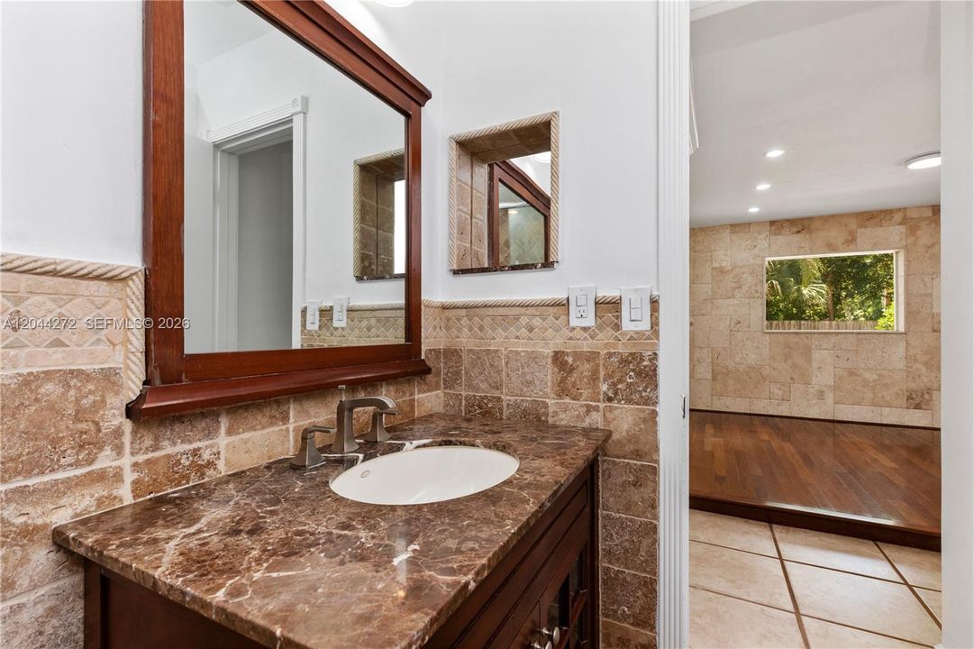 Recently Rented: $3,500 (3 beds, 2 baths, 1656 Square Feet)