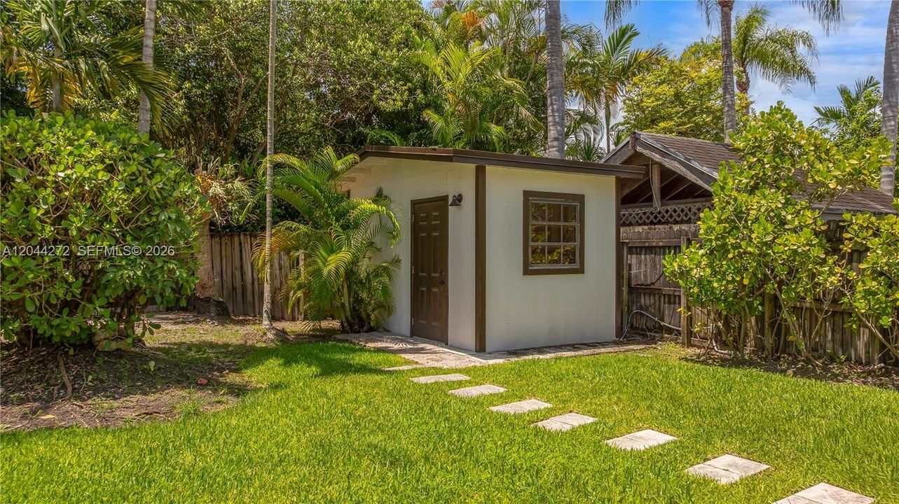 Recently Rented: $3,500 (3 beds, 2 baths, 1656 Square Feet)